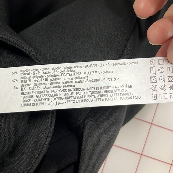 ZARA NWT Minimalist High Waisted Gold Button Black Bermuda Trouser Shorts SZ XS - Picture 11 of 14